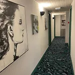 Отель La Reserve 3*